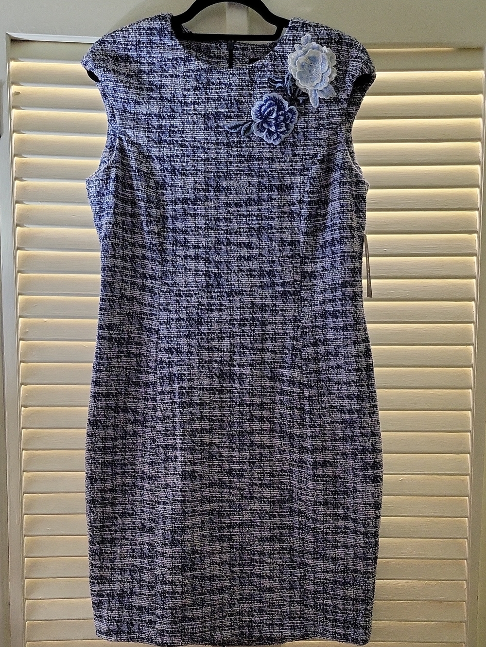 Elegant Blue Tweed Sheath Dress with Floral Appliqué